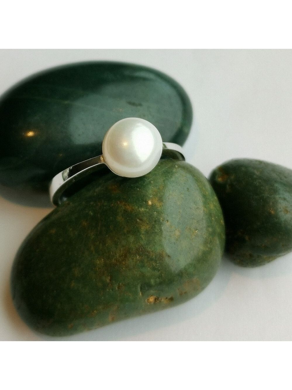 Sterling Silver White freshwater pearl ring sz 8 🆕